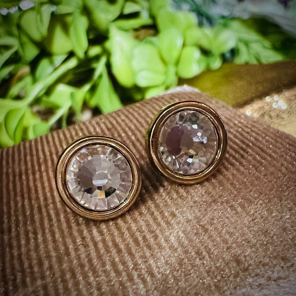 NEW! Large Clear Crystal Stud Earrings About 8mm Hypoallergenic Post Studs - Picture 8 of 12